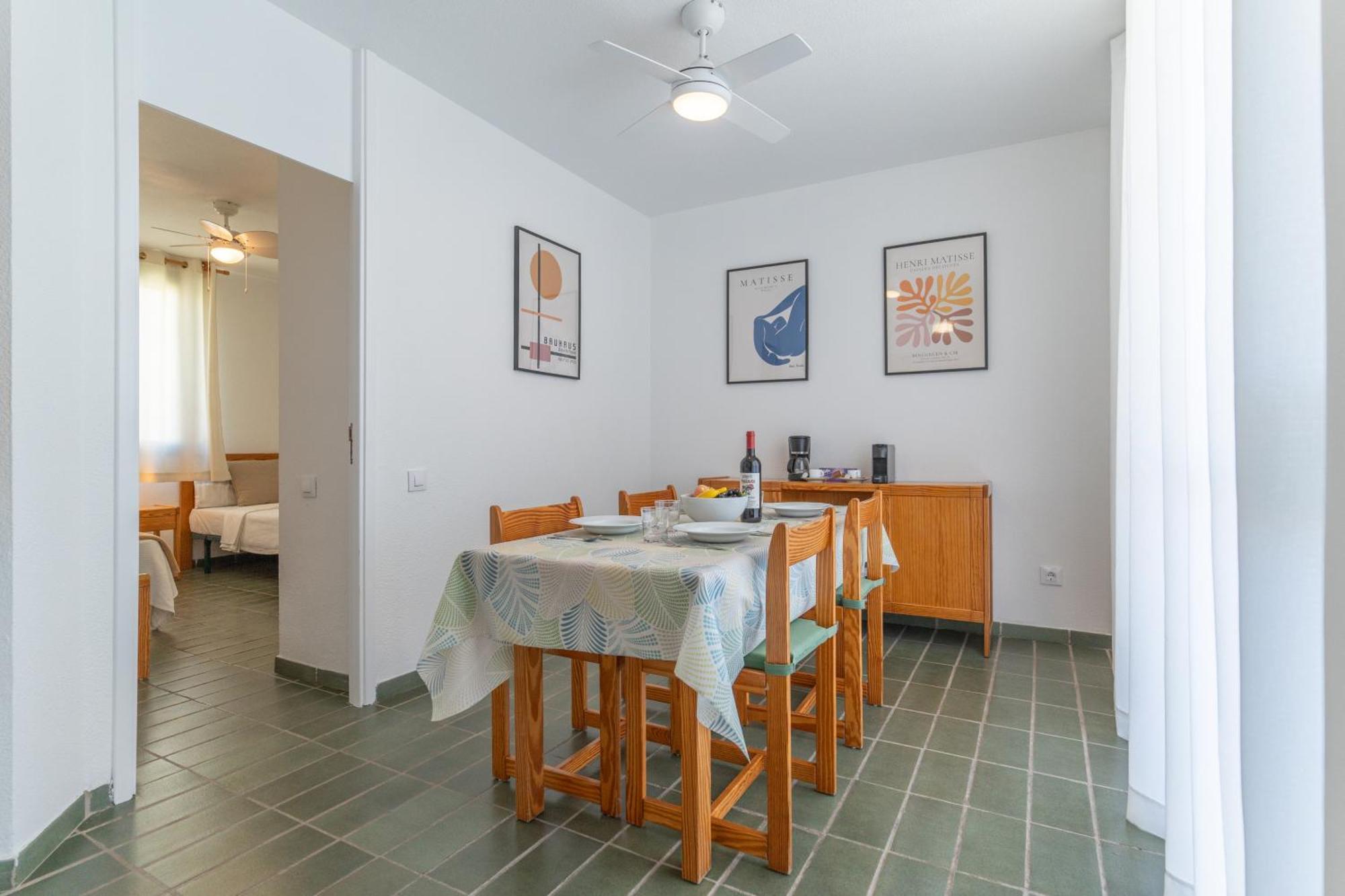 Go2Tenerife Apart Sira Family, Pool & Beach Playa de las Américas Exterior foto